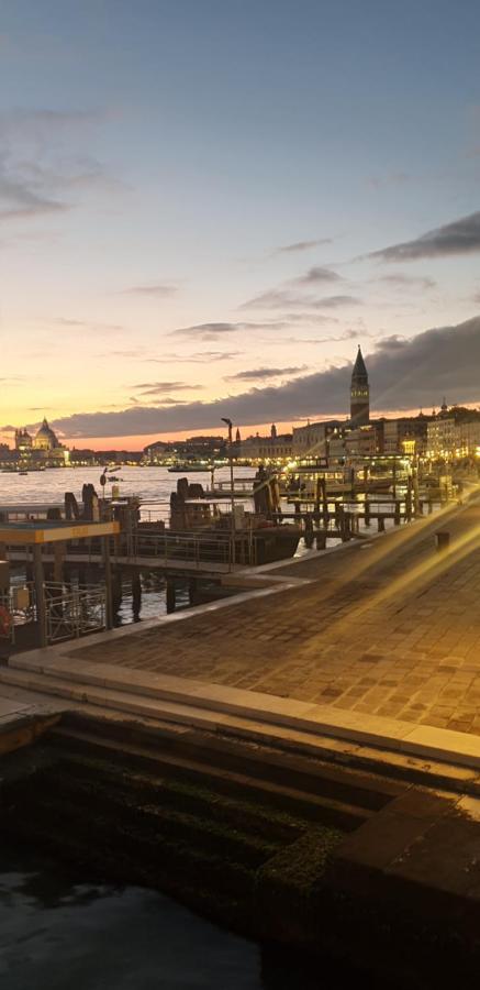 Beatiful Modern Flat Centre With Private Lounge Area Relax Venezia